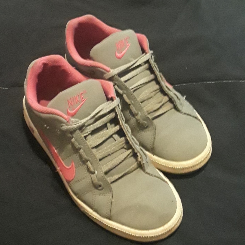 💖NEW LISTING💖 Nike sneakers